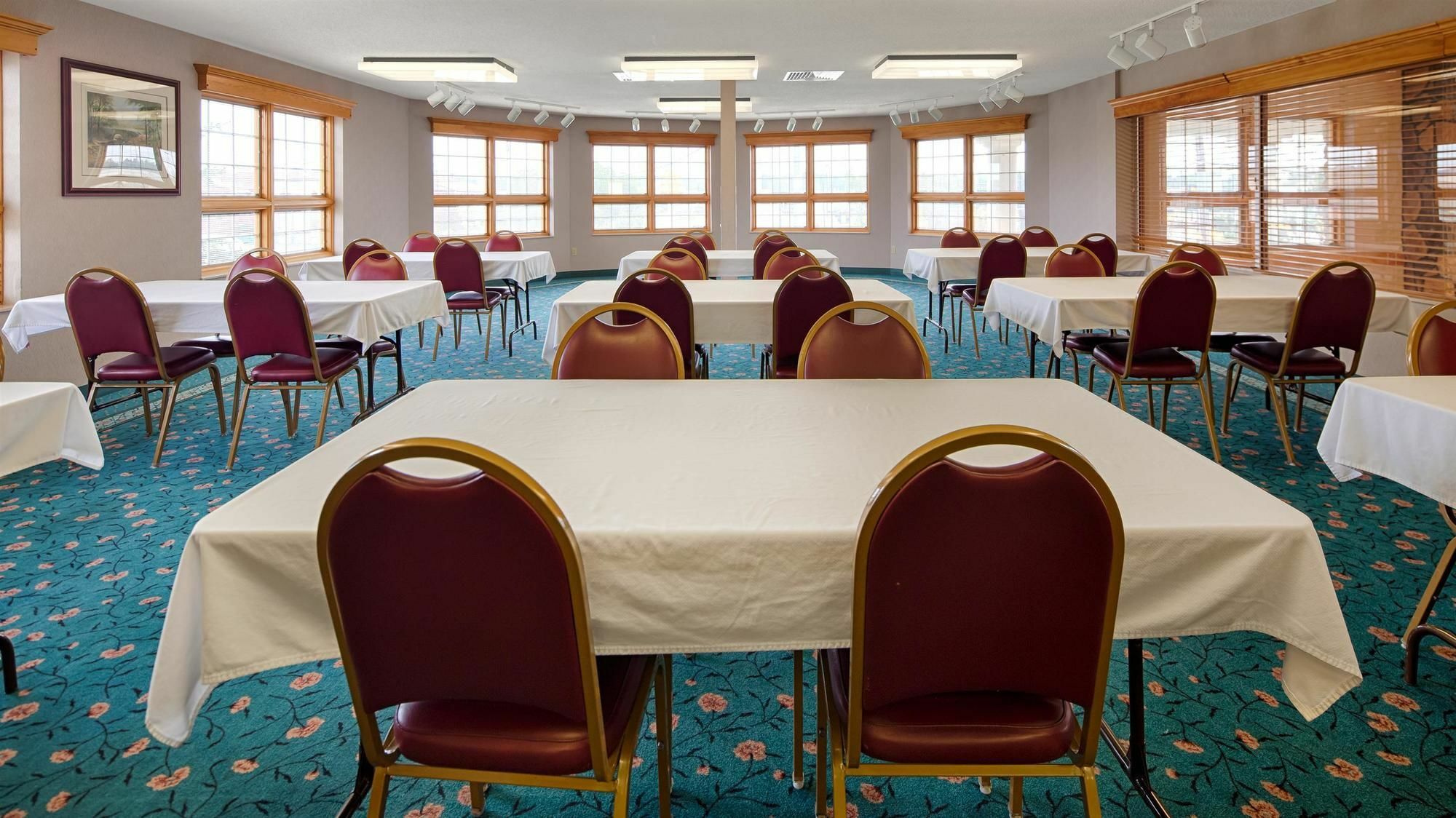 Best Western Солт Сейнт Мери Екстериор снимка